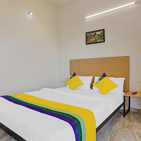 Itsy Hotels Flowers Park 纳西克 外观 照片