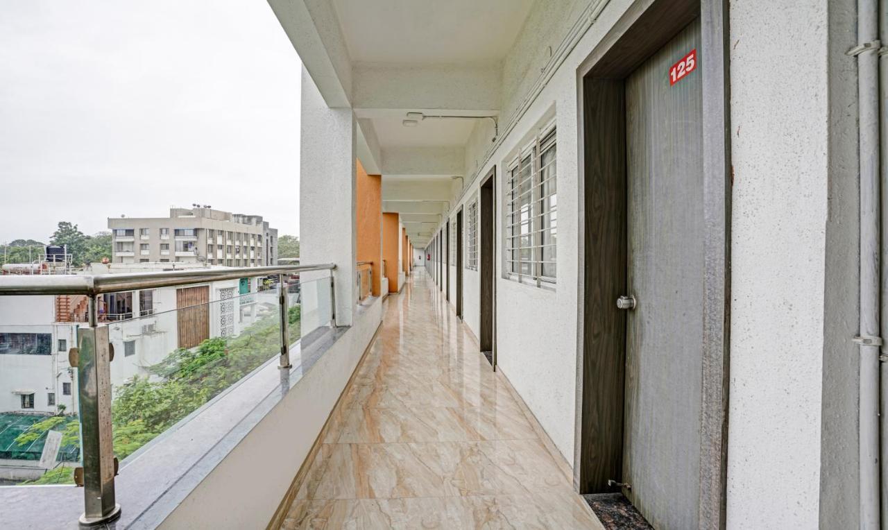 Itsy Hotels Flowers Park 纳西克 外观 照片