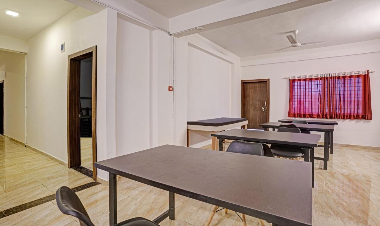 Itsy Hotels Flowers Park 纳西克 外观 照片
